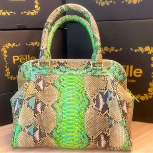 Grand Pelle 100% genuine python large hand bag green.